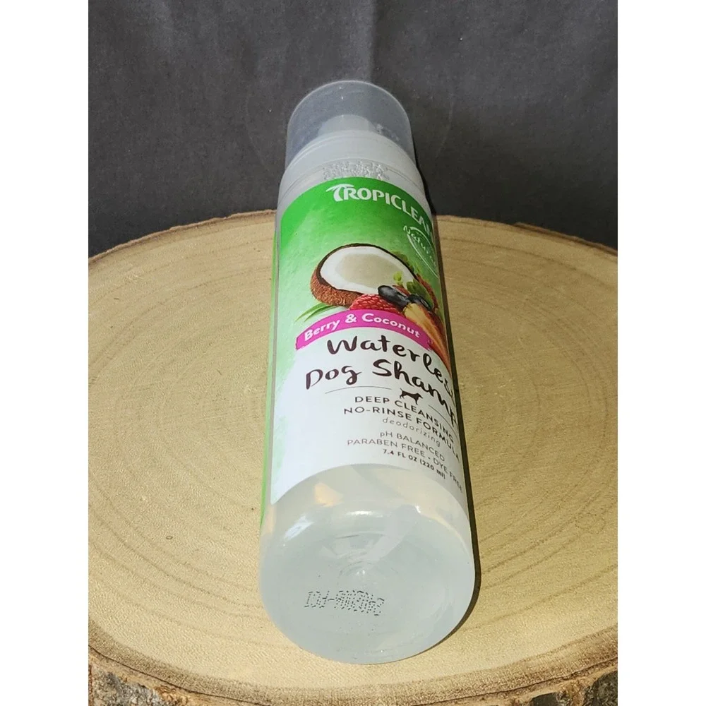 TropiClean‎ Waterless Dog Shampoo Deep Cleaning Berry Coconut 7.4 oz/220ml~NEW